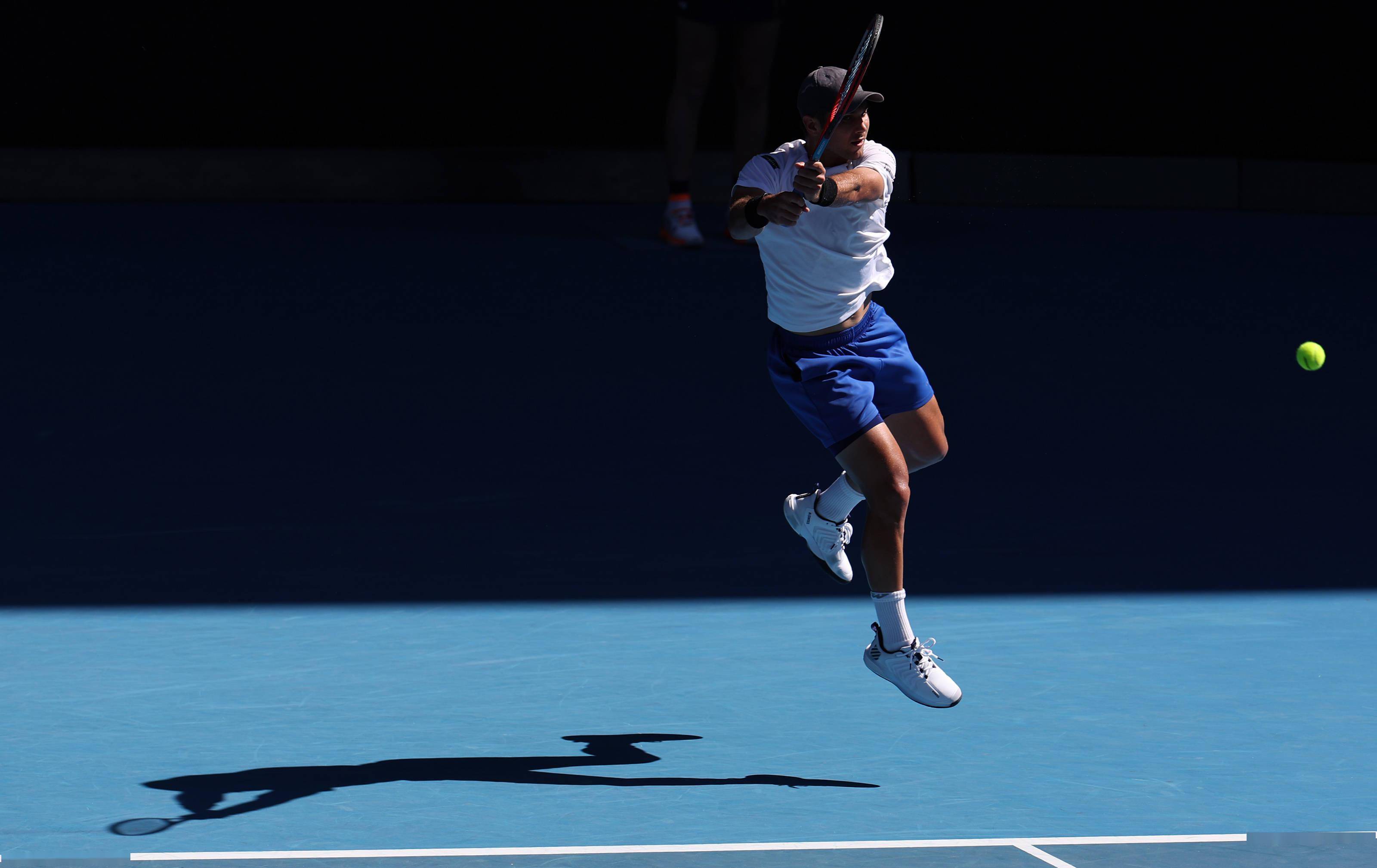 英国网球队险胜澳大利亚网球队，纳达尔打破历史纪录