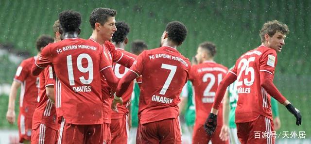 美国网球队碾压欧洲网球队，穆雷完成帽子戏法