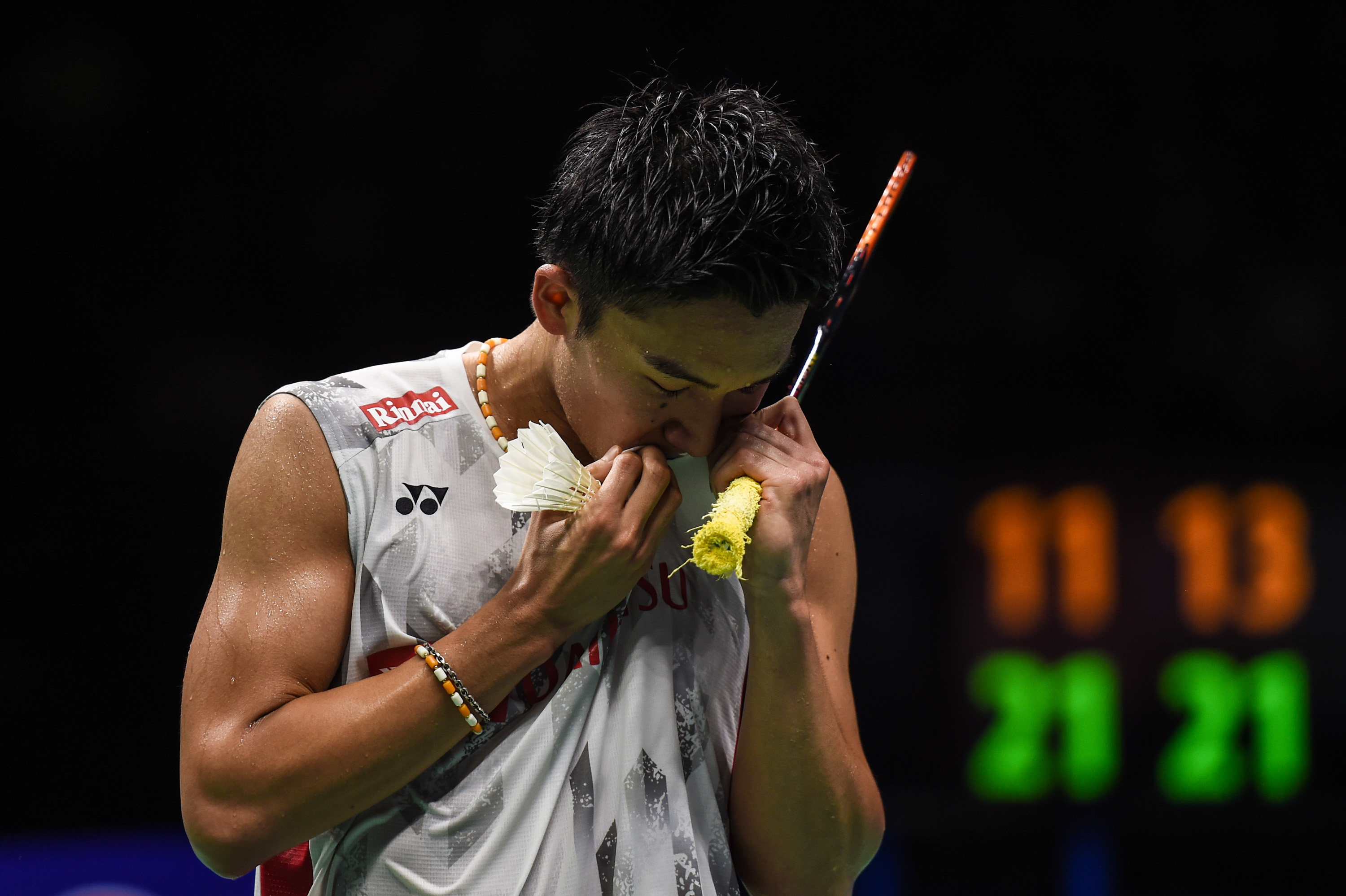 马来西亚羽毛球队爆冷中国羽毛球队，桃田贤斗爆发神勇