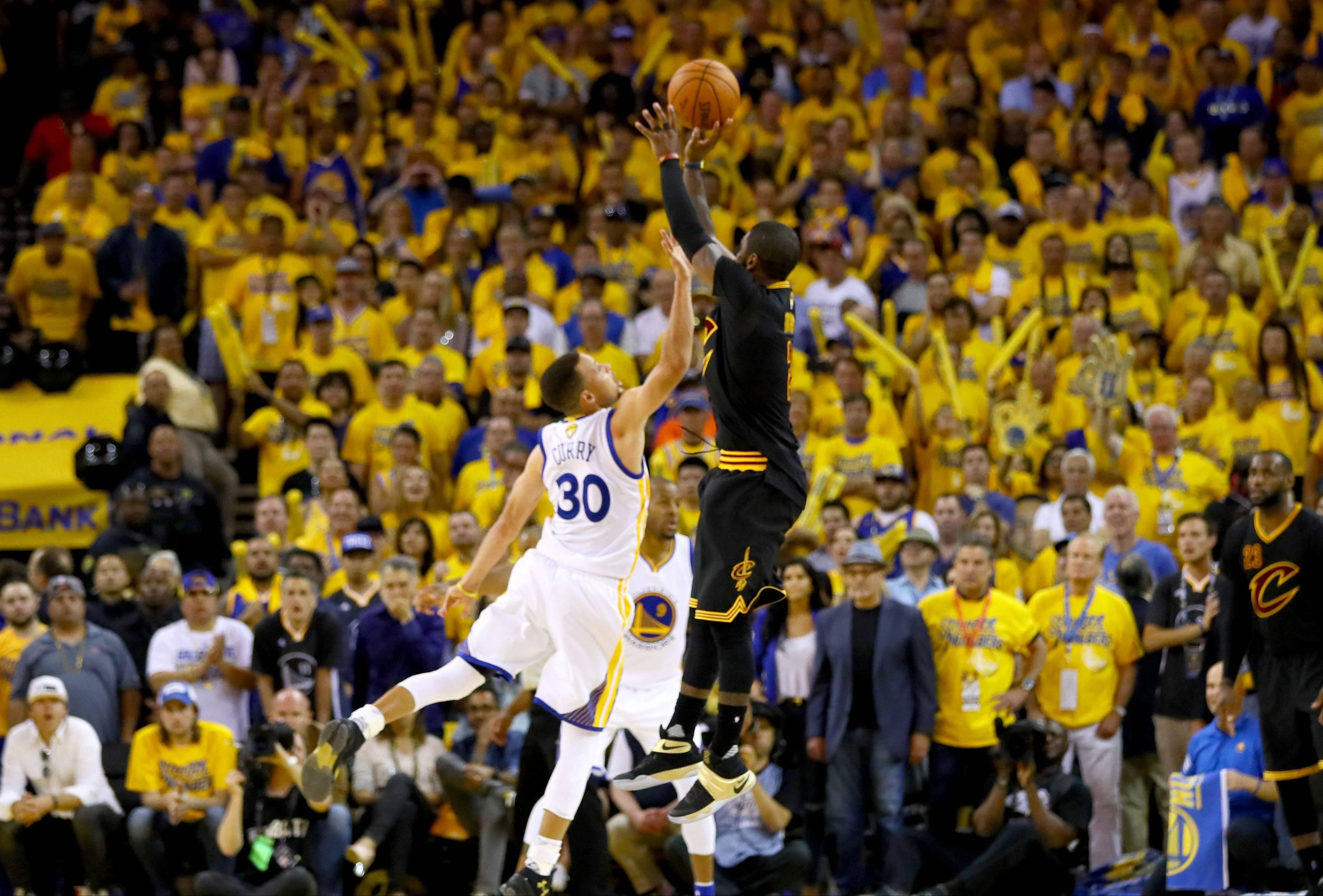 勇士绝地反击中国男篮，欧文高光表现