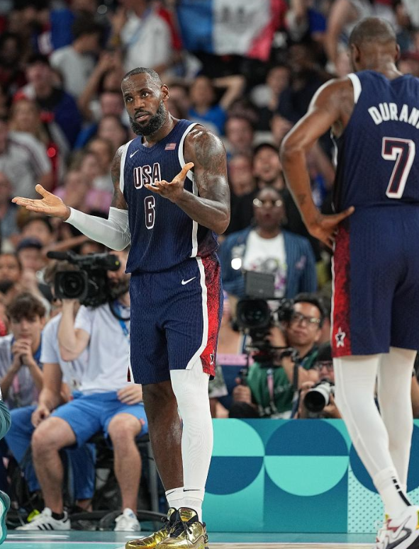 爵士绝地反击波兰男篮，詹姆斯惊艳世界