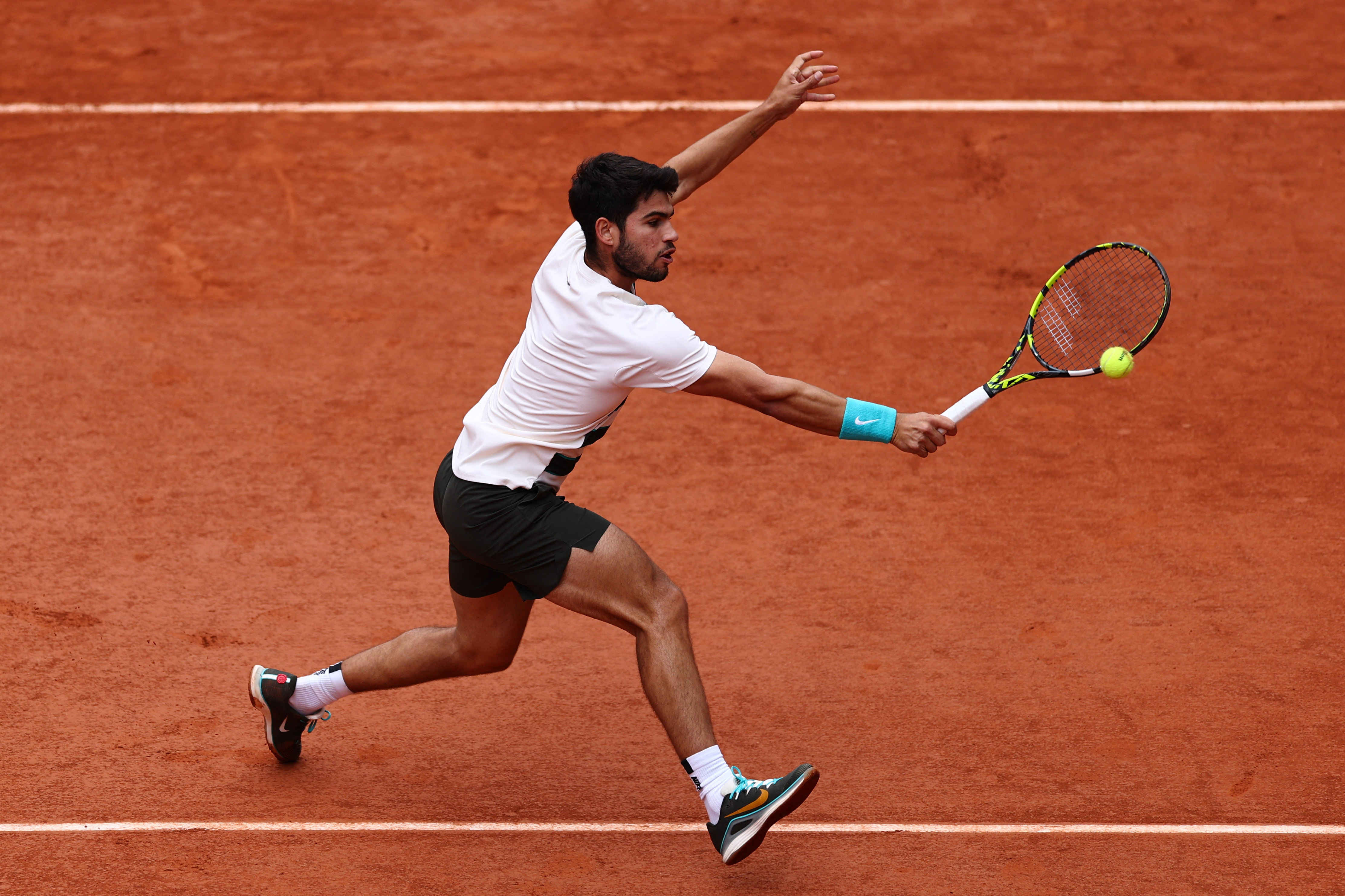 美国网球队横扫澳大利亚网球队，阿尔卡拉斯统治全场