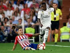 智利鏖战勒沃库森，维尼修斯制霸全场的简单介绍