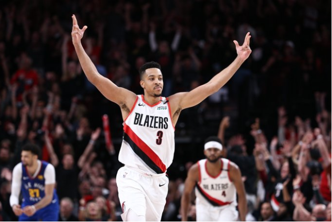 天津队鏖战上海队,麦科勒姆高光表现 天津队鏖战上海队,麦科勒姆高光表现