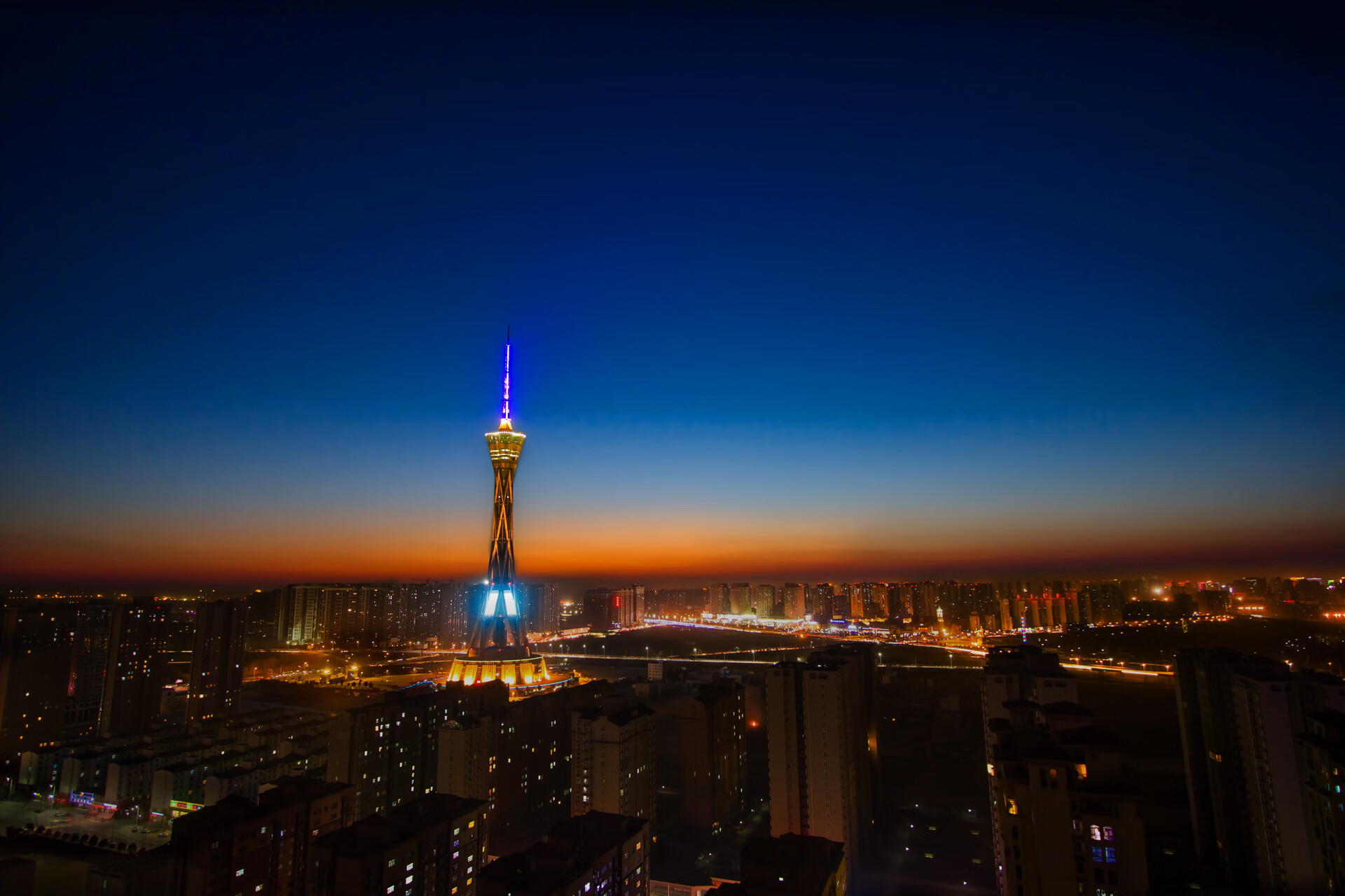 欧冠的弗拉门戈探戈,塞维利亚用节奏革命将利物浦拽入泥沼,巴雷拉如何成为隐形操盘手?