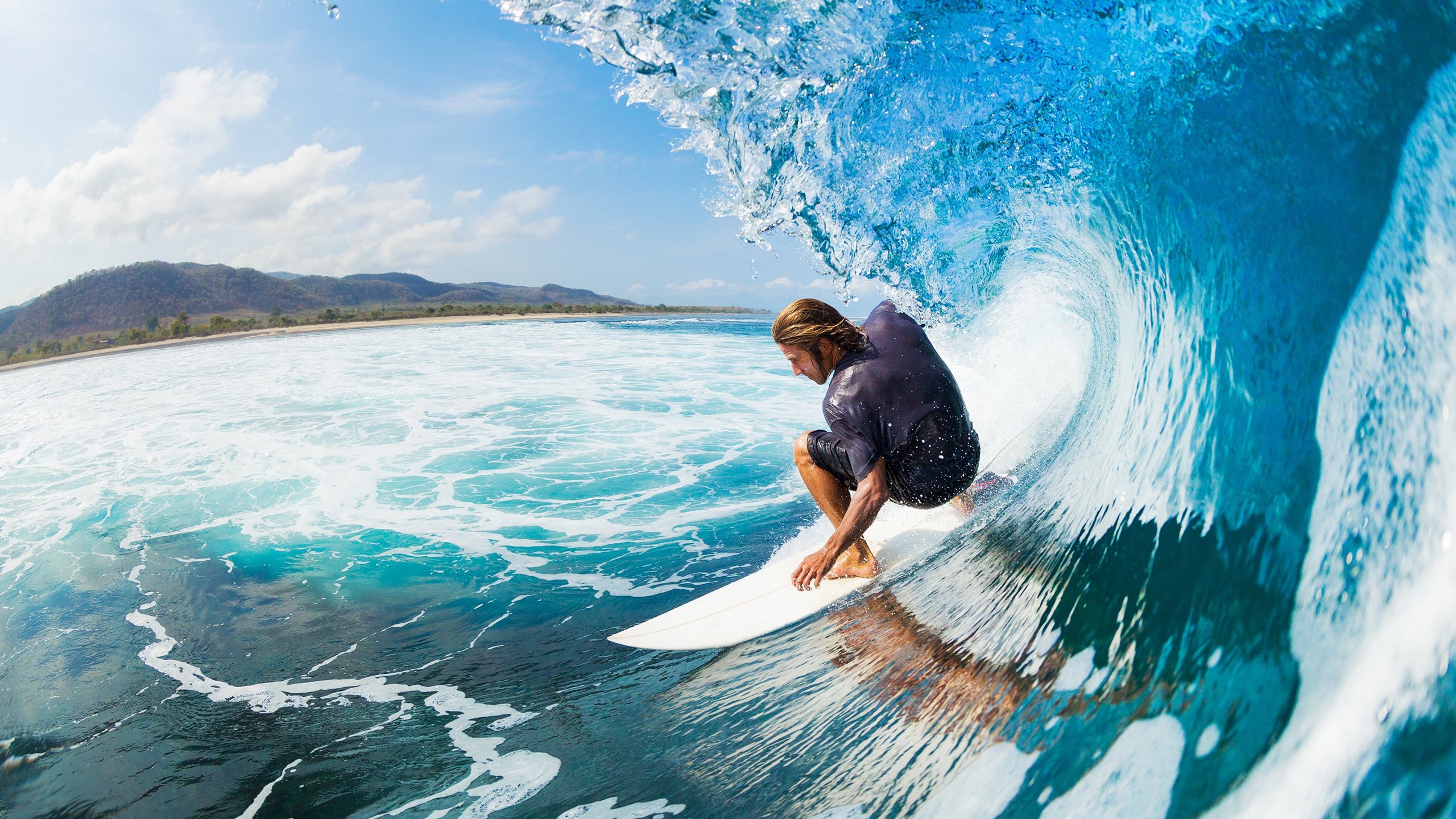 足球世界同日亮点，基耶萨达里程碑，芬兰压制厄瓜多尔