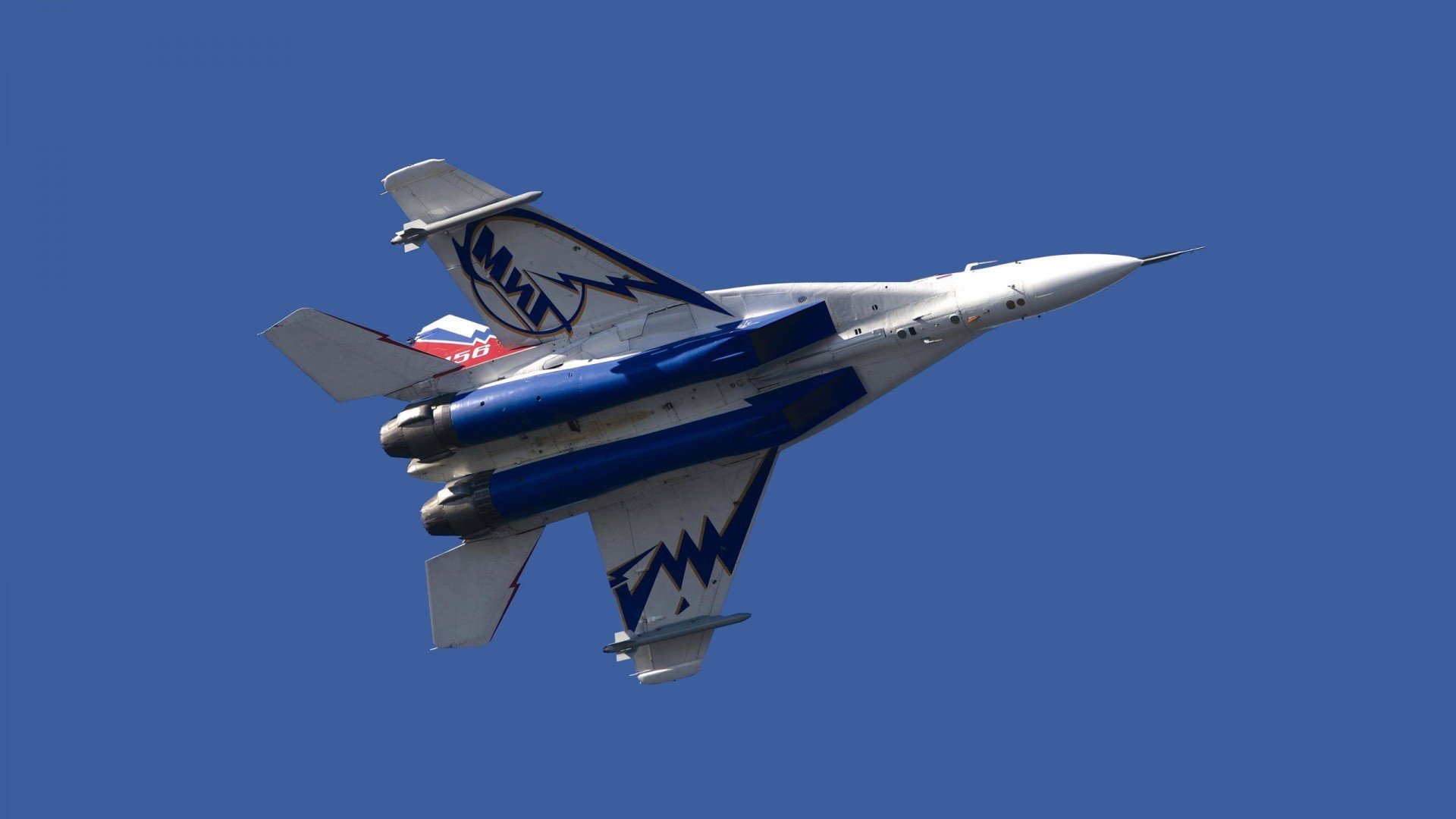 冰川与铁幕的对决，库尔图瓦一夫当关，皇马险胜顿涅茨克矿工