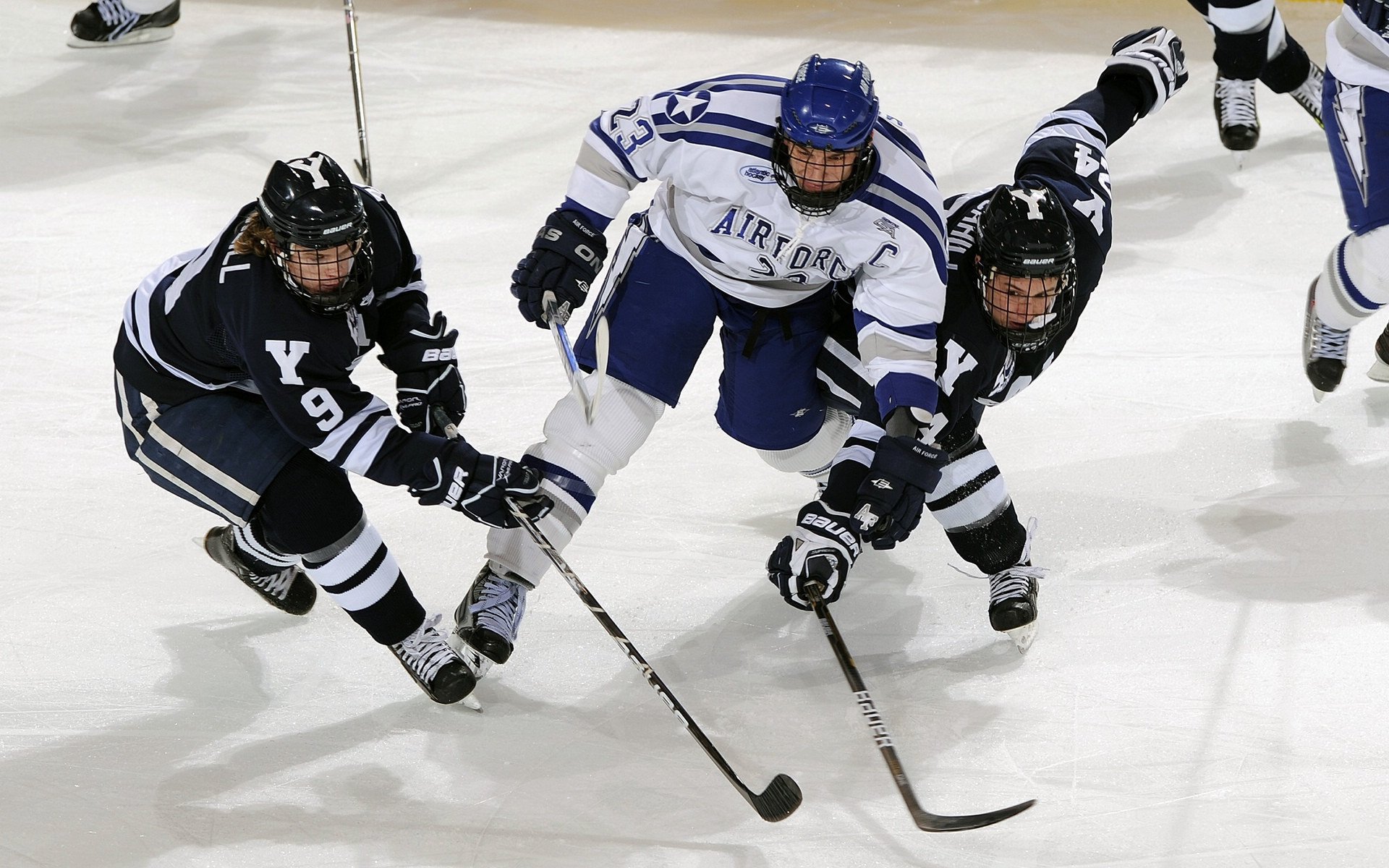冰川与铁幕的对决，库尔图瓦一夫当关，皇马险胜顿涅茨克矿工