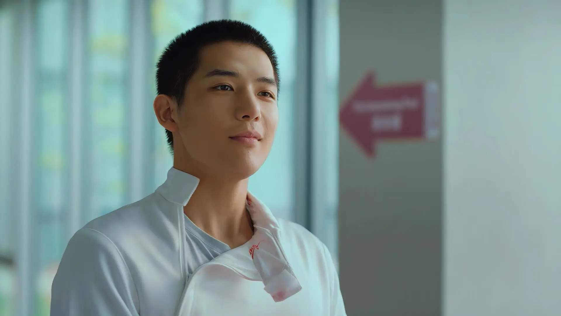 三分王的全能防守，库里颠覆认知，引领快船篮网对决的新时代思考